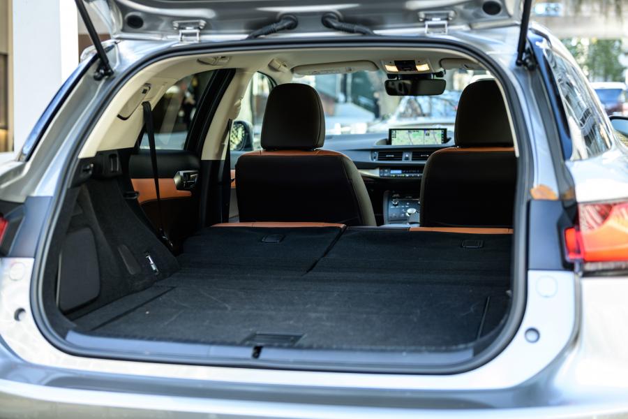 Багажник Lexus CT200h 2019 года  (JP) (фото 23 из 27)
